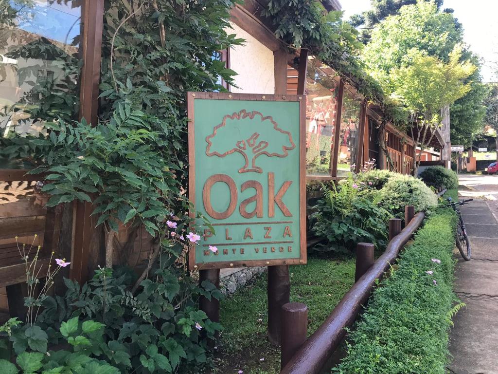  OAK Plaza Studios