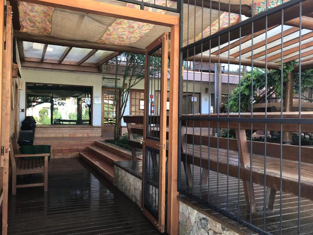 OAK Plaza Studios