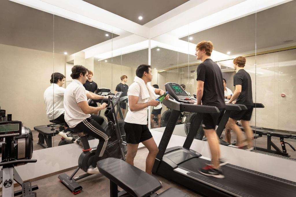 The fitness centre and/or fitness facilities at Dharma Boutique Hotel & SPA