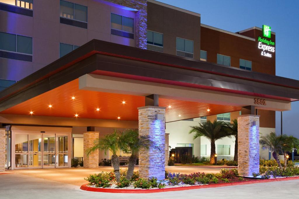Holiday Inn Express & Suites Edinburg- Mcallen Area by IHG photo