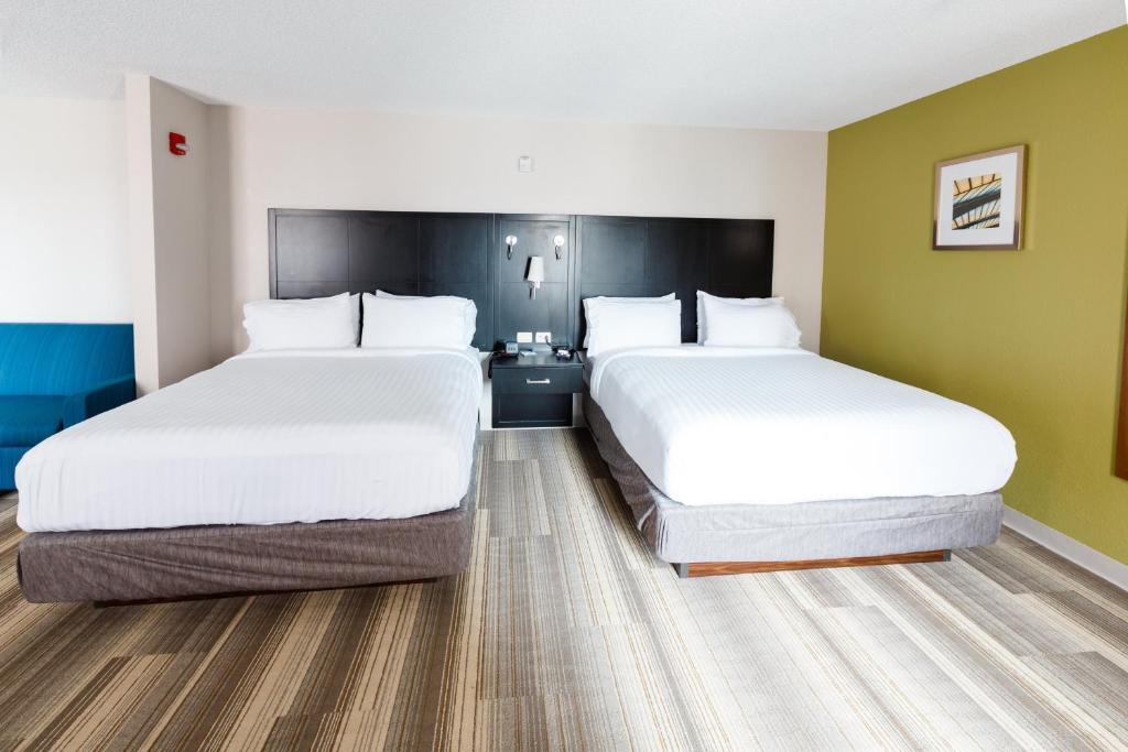Holiday Inn Express & Suites Shelbyville by IHG - Suite Queen Con Dos Camas Queen Y Sofá Cama