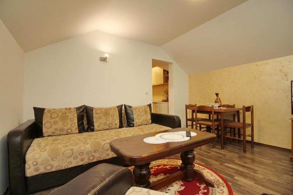 Prostor za sedenje u objektu Apartmani Bogdanović