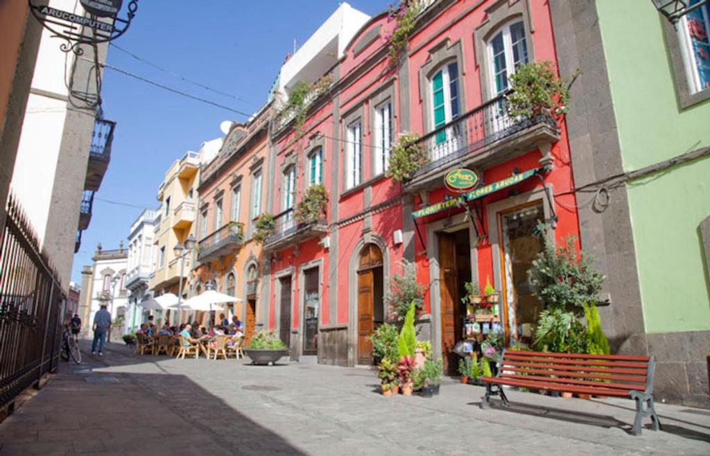 Gallery image of HomeForGuest Cozy loft with parking next to the Arucas Cathedral in Arucas