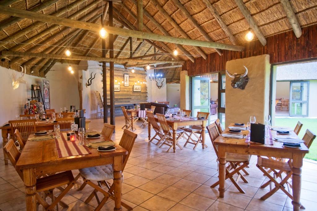 Restaurace v ubytování Chrislin African Lodge
