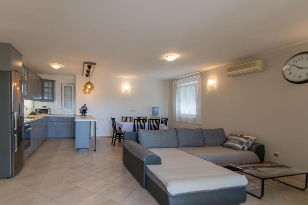 Kuchyňa alebo kuchynka v ubytovaní Apartment Jaspis