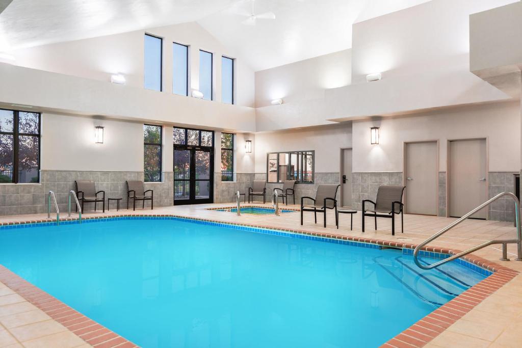 Holiday Inn Express Hotel & Suites Gillette by IHG photo