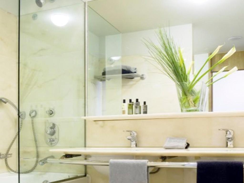 VidaMar Resort Hotel Madeira - Dine Around Half Board - Superior Double Room With Sea View