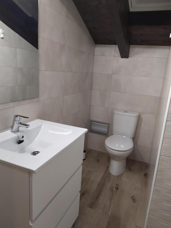Koupelna v ubytování Apartamentos El Brezu