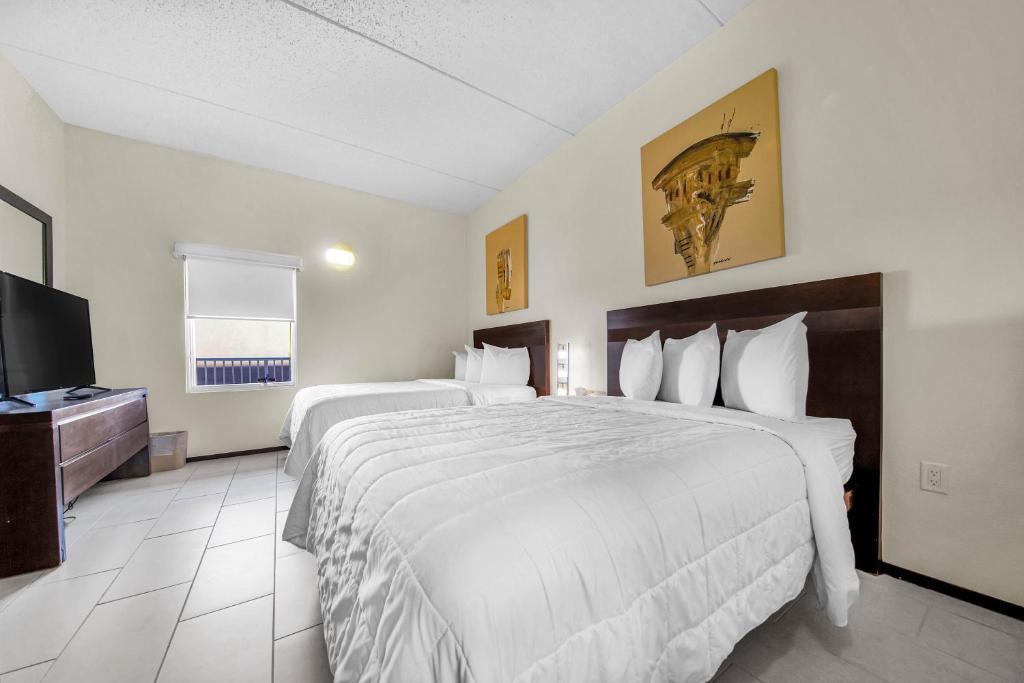 Peninsula Island Resort & Spa - Beachfront Property at South Padre Island - Three-Bedroom Apartment