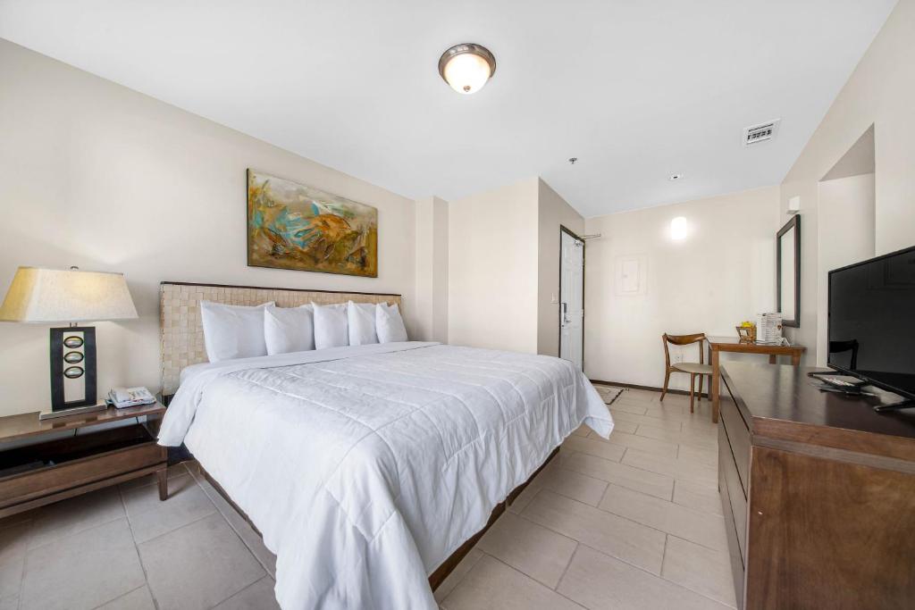 Peninsula Island Resort & Spa - Beachfront Property at South Padre Island - One-Bedroom Apartment