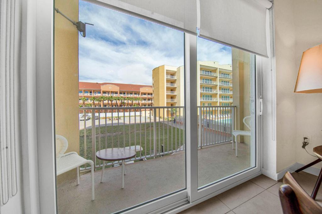 Peninsula Island Resort & Spa - Beachfront Property at South Padre Island - Deluxe Premium