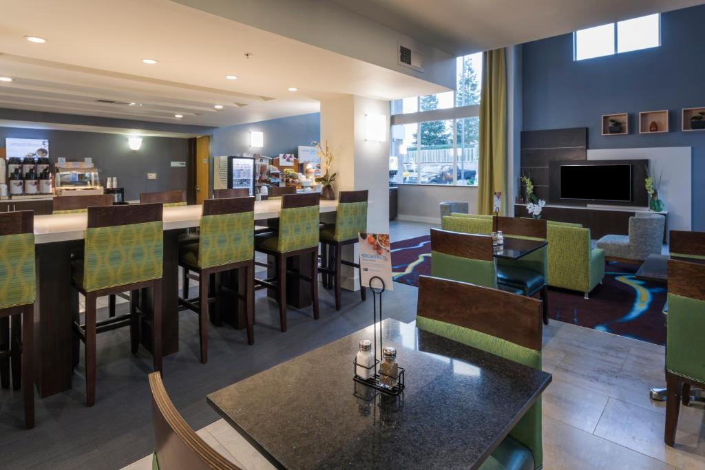 Holiday Inn Express Hotel & Suites Livermore by IHG photo