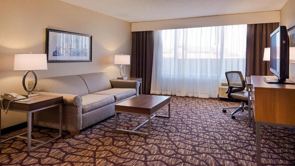 Holiday Inn Hotel & Suites Warren, an IHG Hotel - Suite Royale
