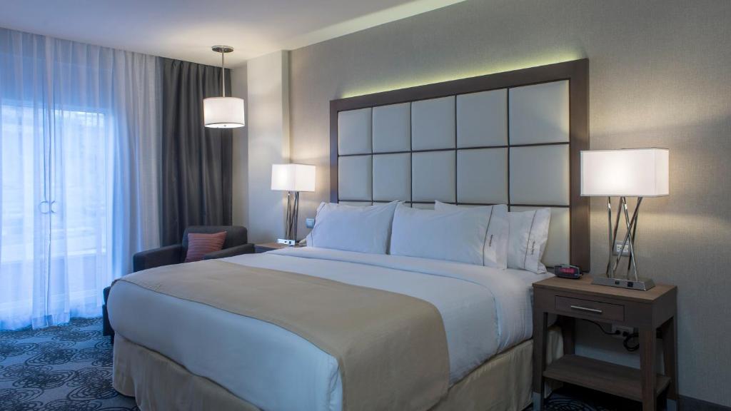 Postel nebo postele na pokoji v ubytování Holiday Inn Express & Suites Chihuahua Juventud by IHG