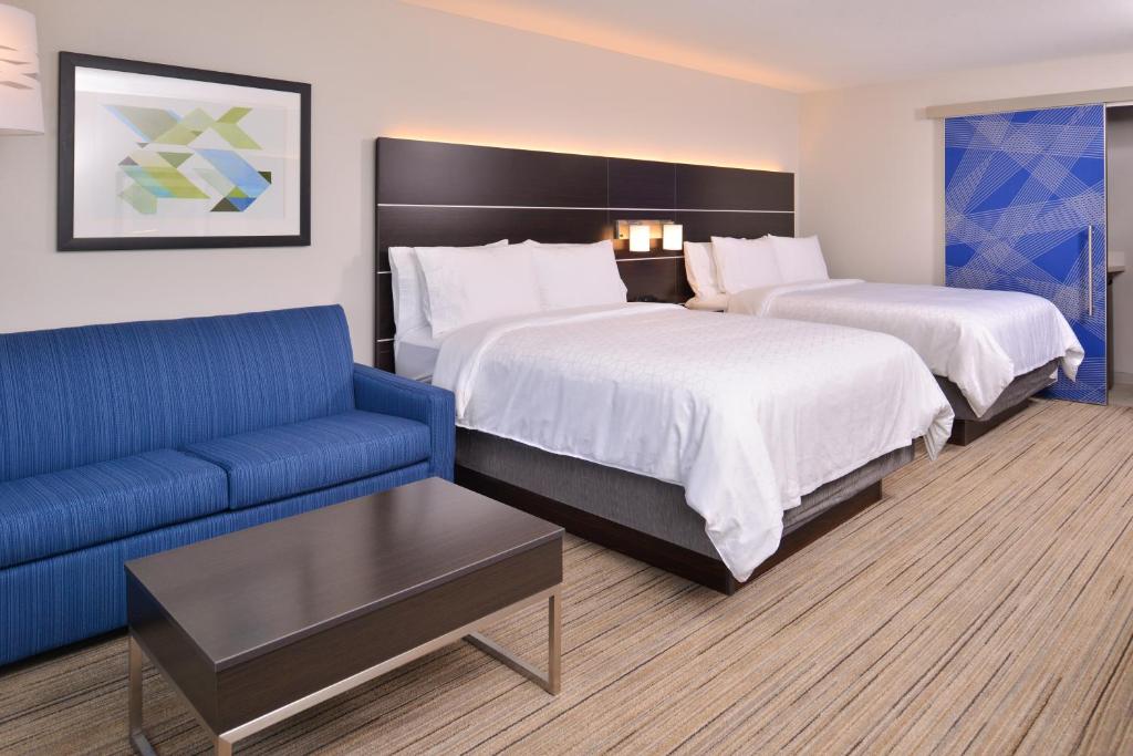 Holiday Inn Express & Suites - Olathe West by IHG photo