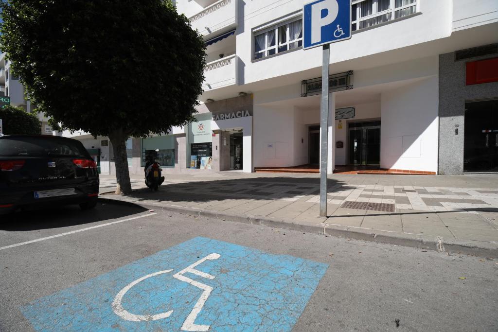 Fotografia z galérie ubytovania Marbella Sleeps 8 Aircon Secure underground parking Free Netflix Fast internet v Marbelli