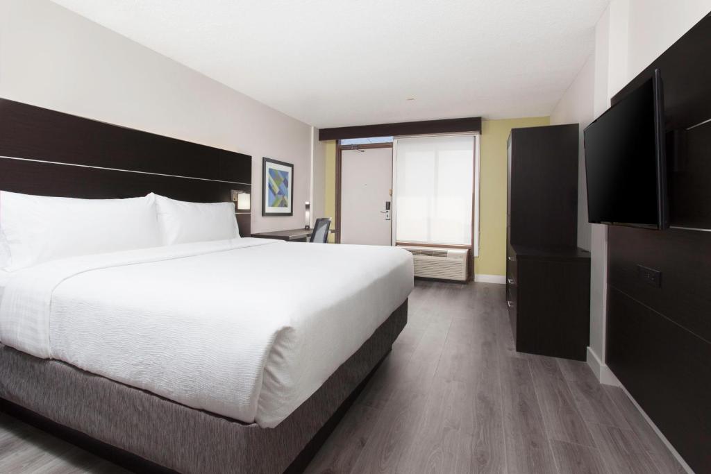 Holiday Inn Express & Suites Mississauga-Toronto Southwest by IHG - Resim 37