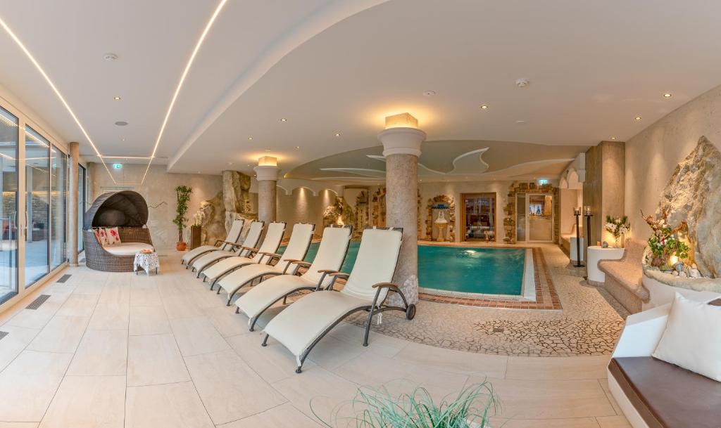 Bazén v ubytování Hotel St. Georg nebo v jeho okolí