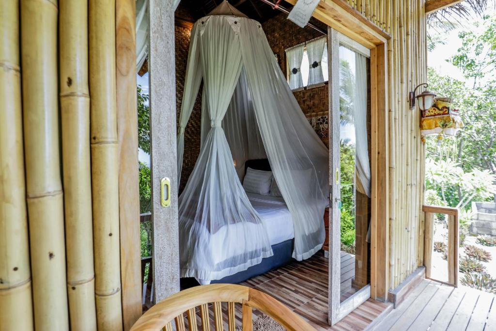 Atuh Forest Cottage - 11