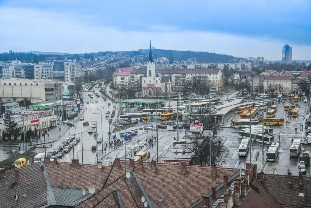 Výhľad na mesto Miškovec alebo výhľad na mesto priamo z apartmánu