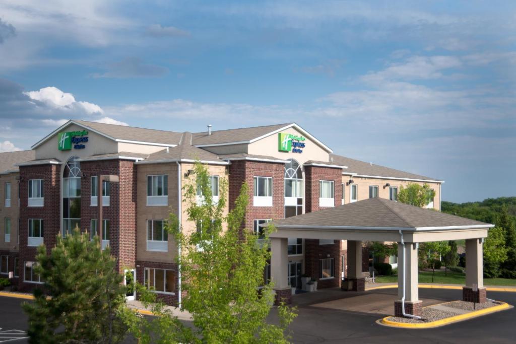 Gallery image of Holiday Inn Express Hotel & Suites Chanhassen, an IHG Hotel in Chanhassen