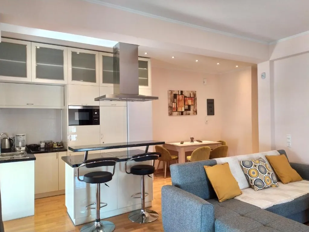 Stylish & Modern 75m² Apt in the heart of Marousi, Atena, Grecia