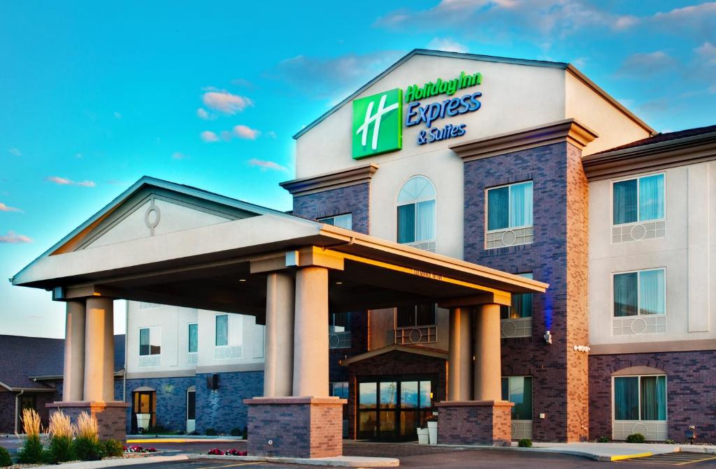 a hotel with a sign on the front of it at Holiday Inn Express Hotel & Suites Sheldon, an IHG Hotel in Sheldon