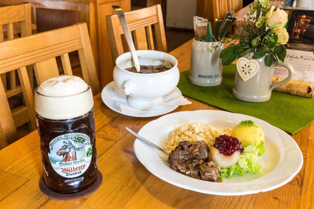 Nápoje v ubytování Brauerei-Gasthof Eck