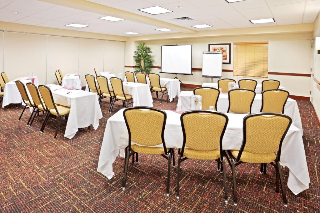 Konferenční prostory v ubytování Holiday Inn Express Hotel & Suites Chehalis - Centralia by IHG