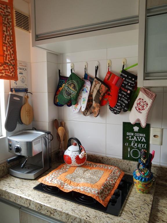  Quarto em apartamento próximo a Unisul