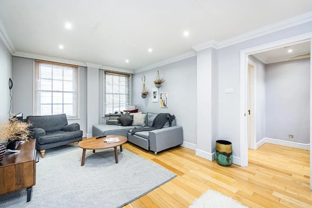 Stylish & Elegant 2 Bedroom House w/3 Bath 1 min from Baker Street., Londra, Marea Britanie