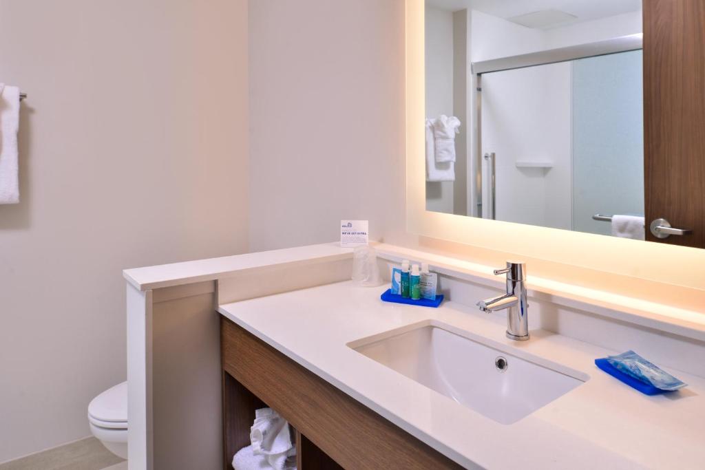 Holiday Inn Express & Suites Farmville by IHG - Suite Con Dos Camas Tamaño Queen - No Fumadores