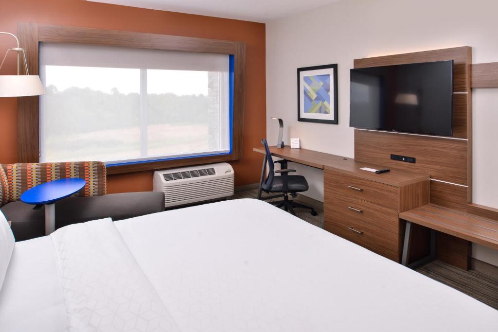 Holiday Inn Express & Suites Farmville by IHG - Habitación Estándar King