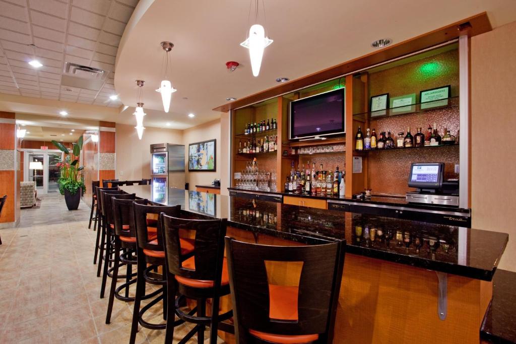 Holiday Inn Hotel & Suites Gateway by IHG photo