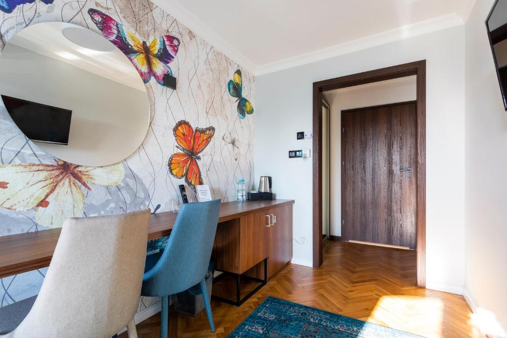 Forrest Apartments & Hostel - Resim 24