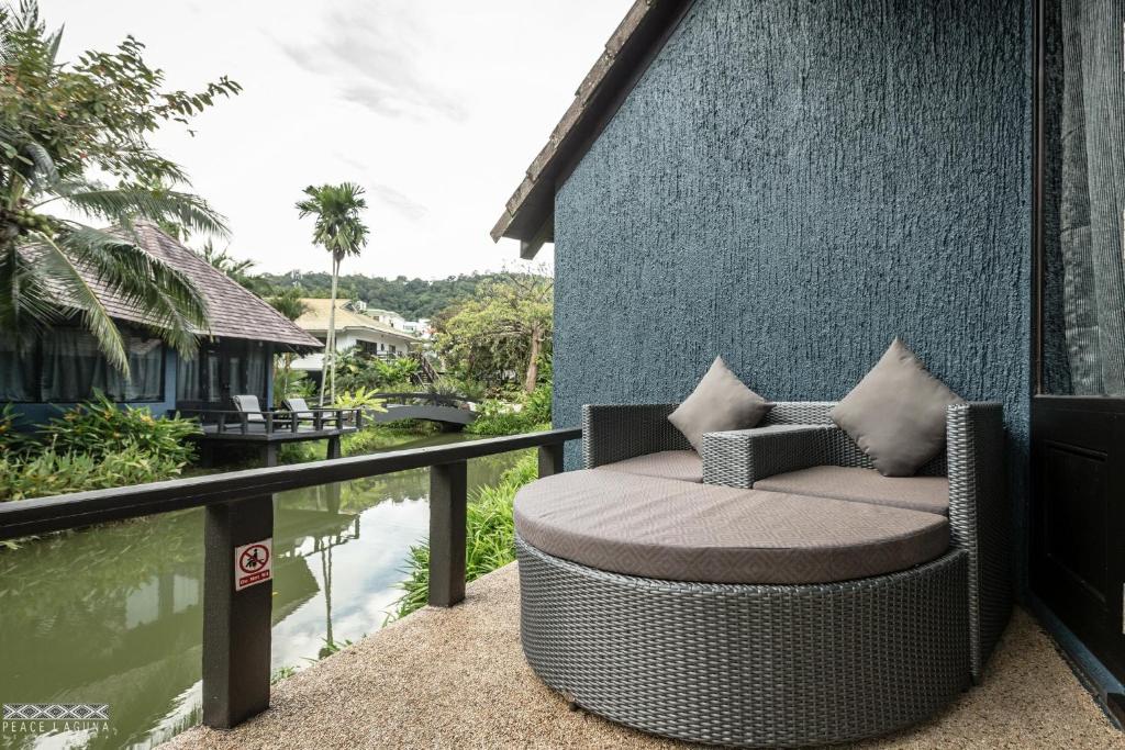 Posezení v ubytování Peace Laguna Resort & Spa - SHA Extra Plus