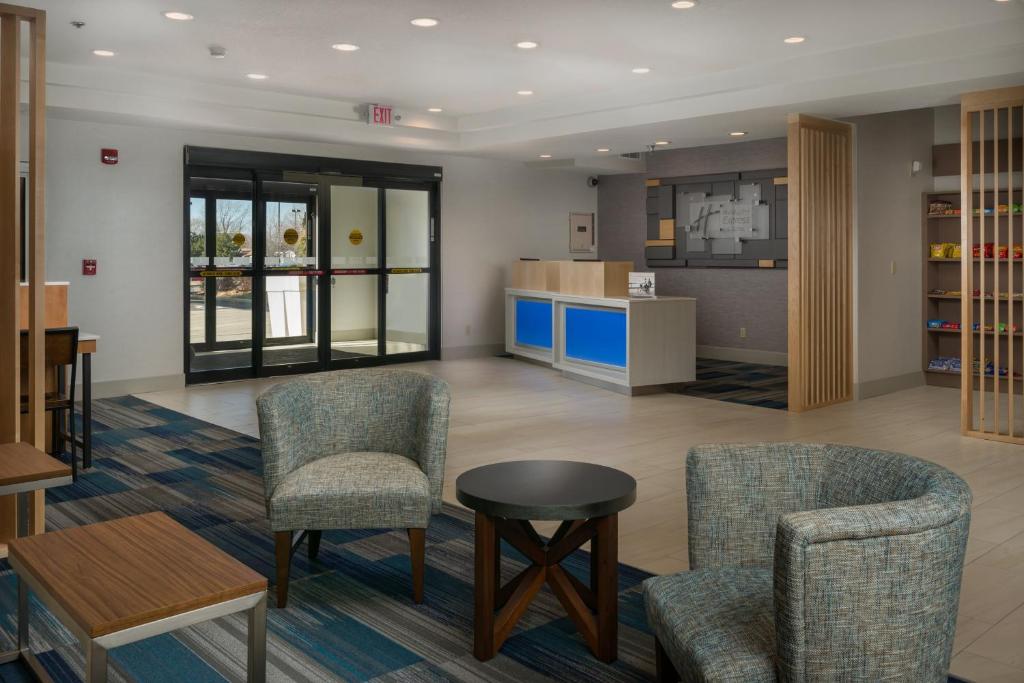 Holiday Inn Express Lawrence by IHG photo