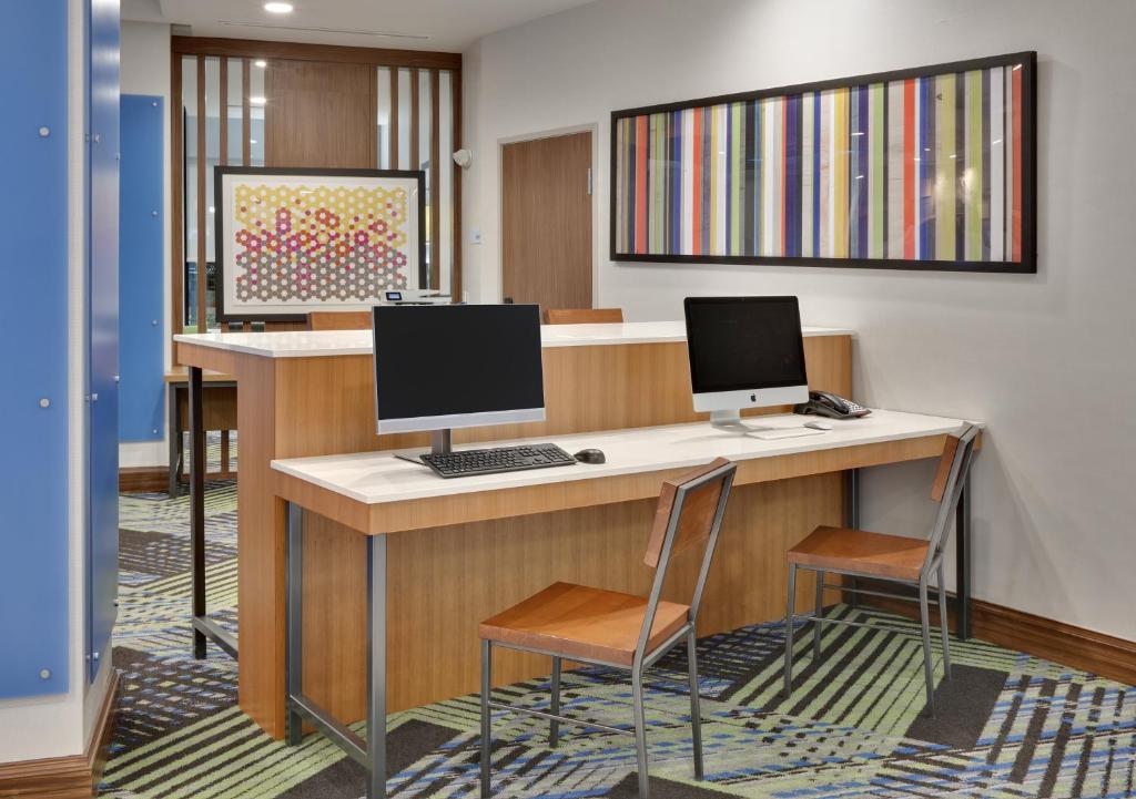 Holiday Inn Express & Suites Fort Worth North - Northlake by IHG photo