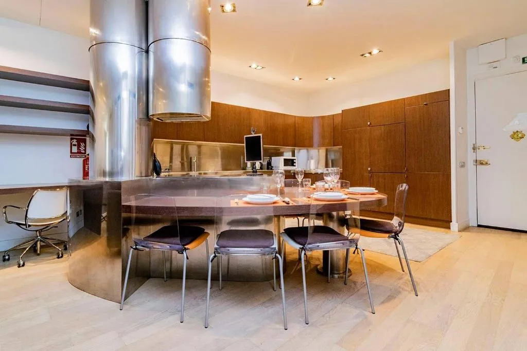 Luxury Apartment in La Latina by Batuecas, Madrid, Spania