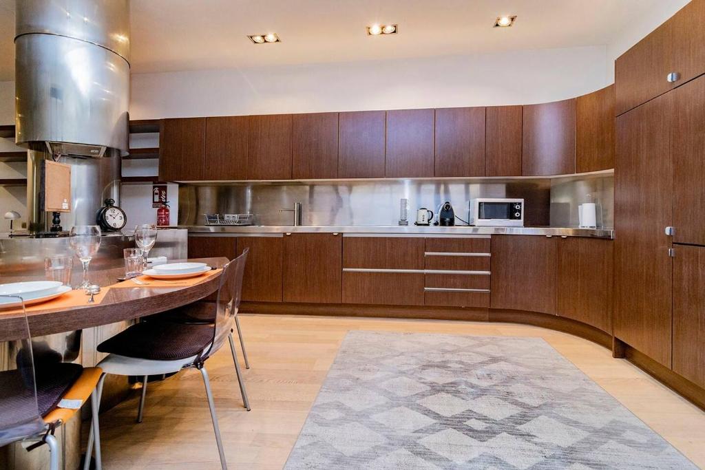 Kuchyň nebo kuchyňský kout v ubytování Luxury Apartment in La Latina by Batuecas