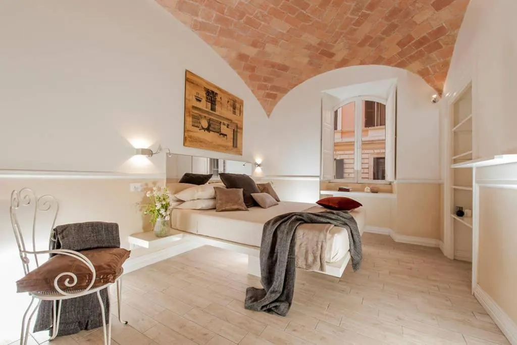 NEW! 4-BEDROOM HOUSE WITH TERRACE NEAR COLISEUM, Roma, Italia