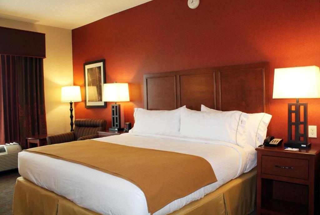 Holiday Inn Express & Suites Paducah West by IHG photo