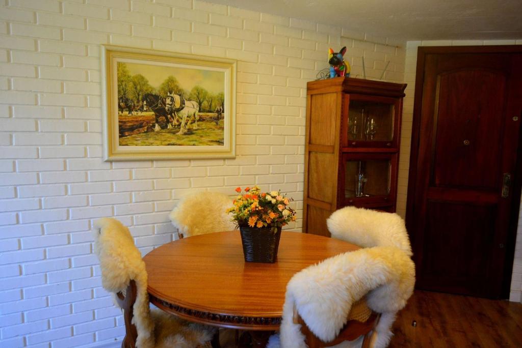 LOCAR-IN GRAMADO Solar das Hortênsias  LOCAR-IN GRAMADO Solar das Hortênsias