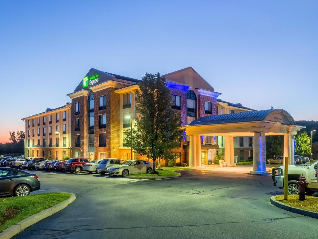 Holiday Inn Express Hotel & Suites Auburn by IHG photo