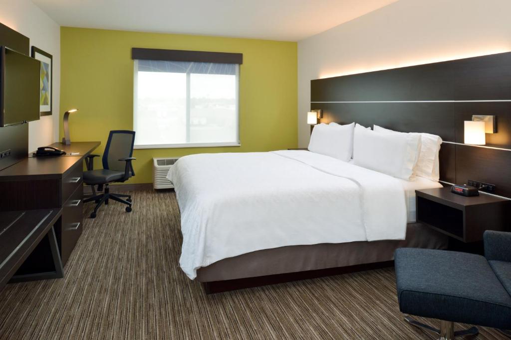 Holiday Inn Express & Suites Pueblo by IHG - 标准特大号床间 - 带额外空间