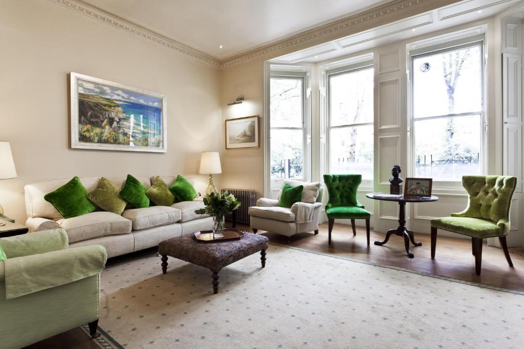 Gledhow Gardens by Onefinestay