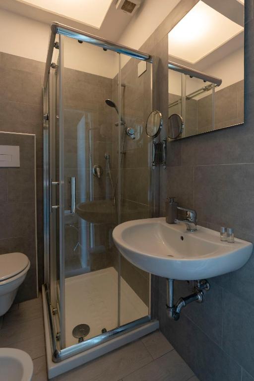 H Rooms boutique Hotel - Resim 38