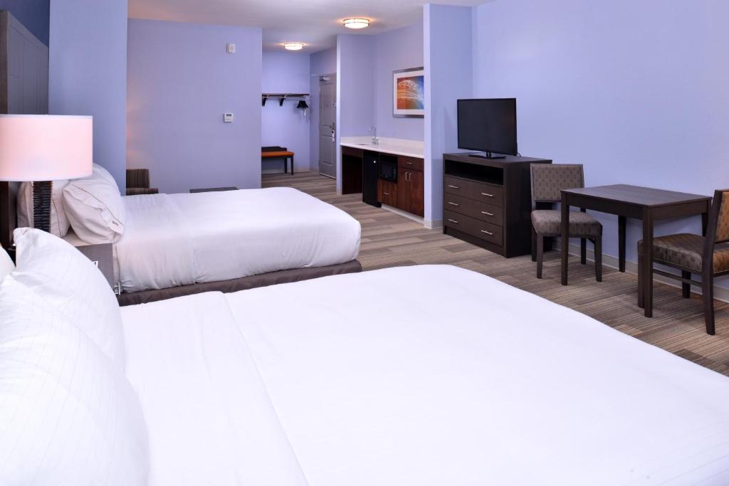 Holiday Inn Express Hotels & Suites Loma Linda by IHG - Suite Queen Con Dos Camas Queen Y Sofá Cama