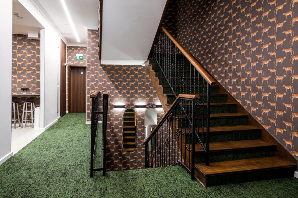 Forrest Apartments & Hostel - Resim 34