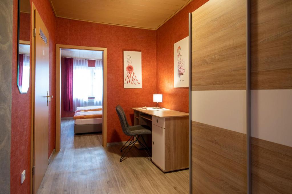 Gasthof zum Siegburger - Double Room With Private Bathroom